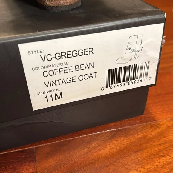 NWT VINCE CAMUTO GREGGER BOOTIE - Picture 2 of 8